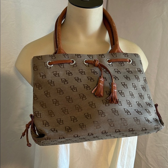 AUTHENTIC DOONEY & BOURKE BROWN / TAN CANVAS & LEATHER TRIM VINTAGE HAND  BAG - Picture 1 of 16